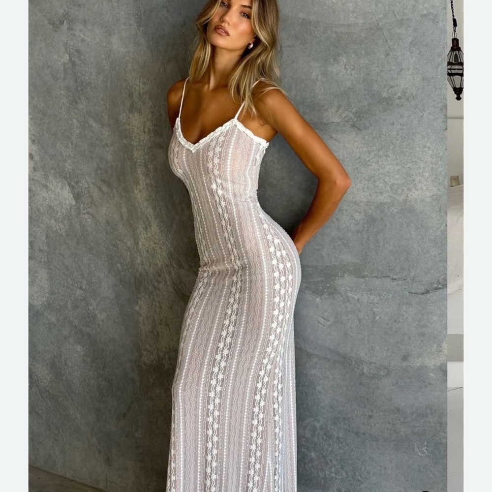 Tiger Mist  White Lace Maxi Dress size large bnwts